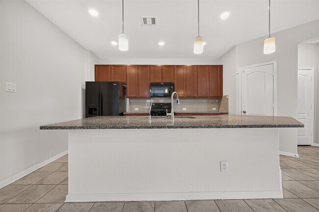Building Photo - 20902 Cullen Ranch Rd