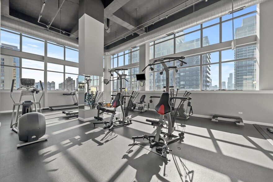 Building Photo - 230 W Division St