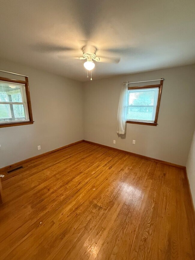 Building Photo - 3 Bed/1 Bath House