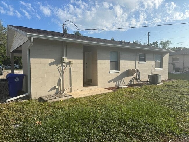 Building Photo - 185 E Lake Mary Ave