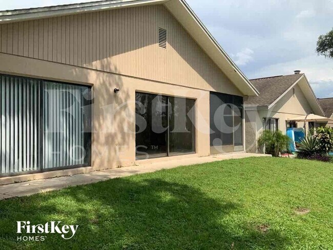 Building Photo - 1451 Oak Pl