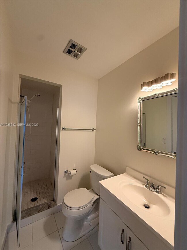 Building Photo - 13741 Flora Pl