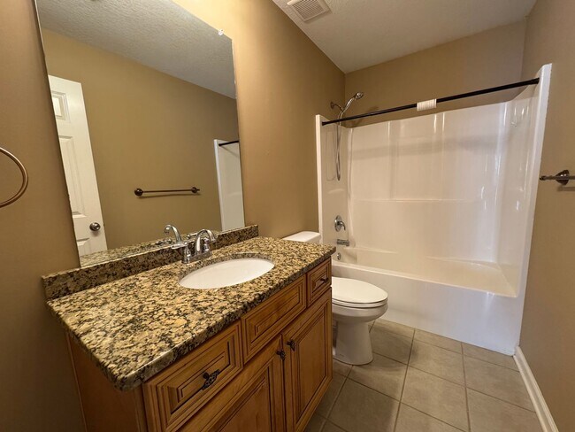 Building Photo - Cozy 2/2 House in Cartersville- $1,695