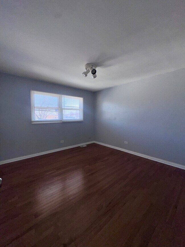 Building Photo - 43 W Ann St