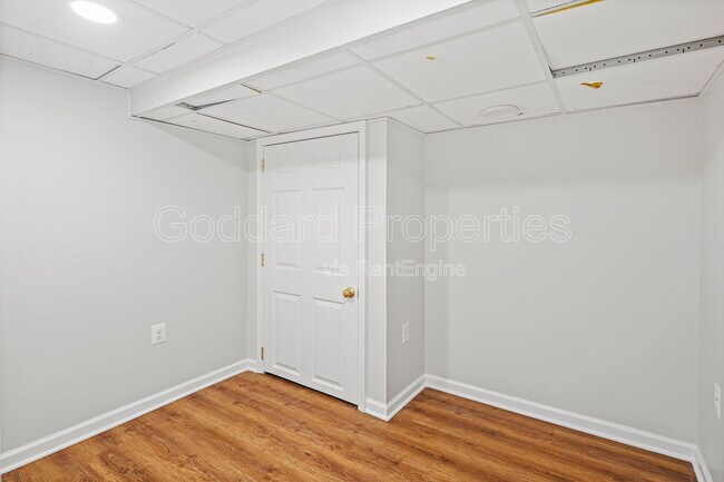 Building Photo - 47 S Hawthorne Rd