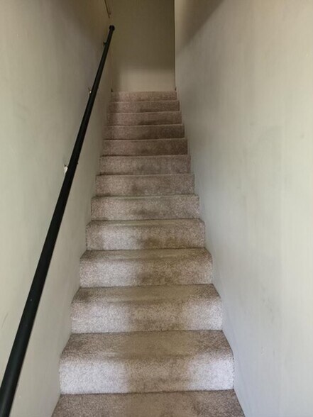 Building Photo - 624 Palisades Dr