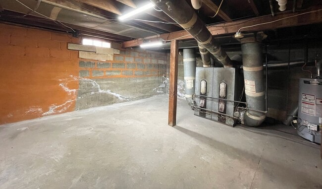 Building Photo - 7 N Elm St