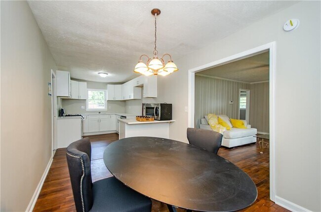 Building Photo - 123 Arnold Pl