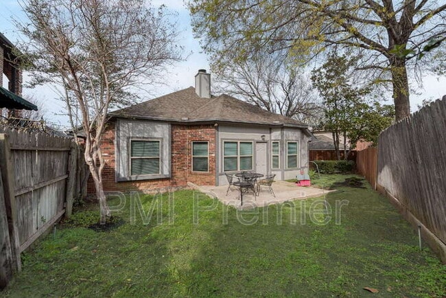 Building Photo - 1220 Royal Crescent Dr