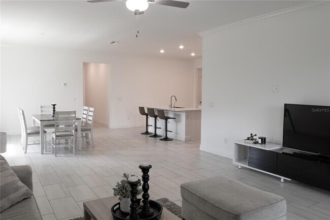 Building Photo - 10125 Campanula Ct