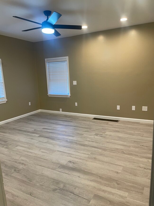 Livingroom - 1053 Clinton Ave S