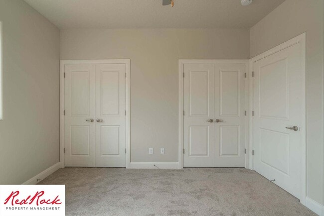 Building Photo - Beautiful Townhome in Hurricane Heights!