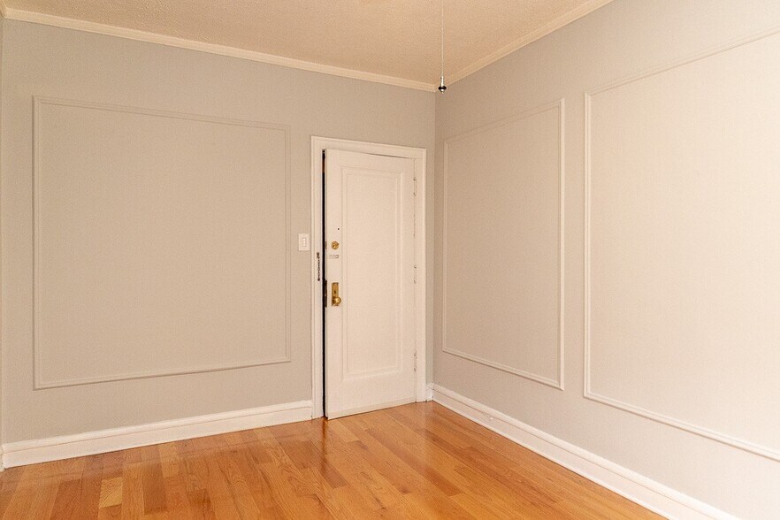 Building Photo - 2832 N Burling