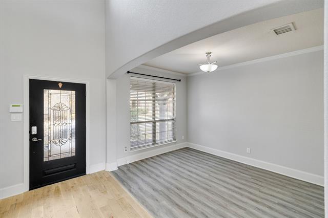 Building Photo - 5629 Hampshire Dr