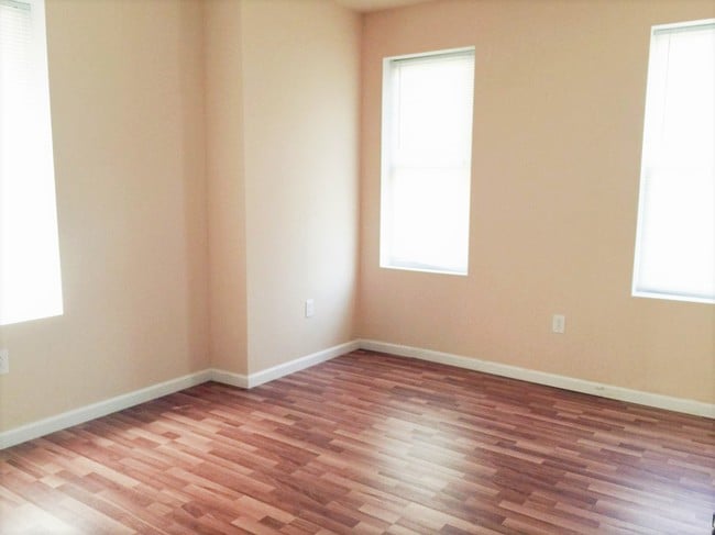 Building Photo - 6140 Lebanon Ave