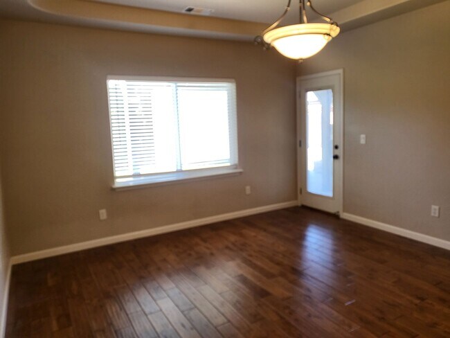 Building Photo - 3 bed 2 bath Home for Rent in Grants Pass