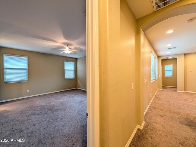 Building Photo - 923 S Osborn Ln