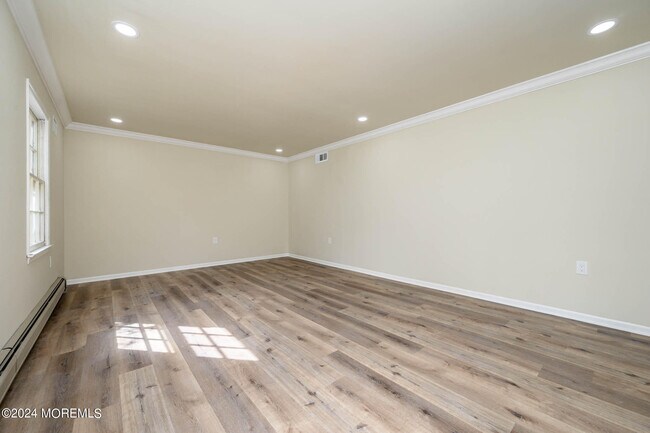 Building Photo - 8 Brandywine Dr