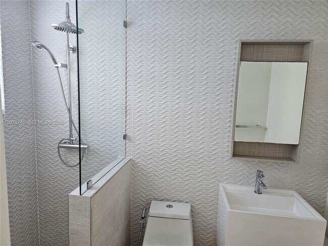 Building Photo - 4501 NW 93rd Doral Ct