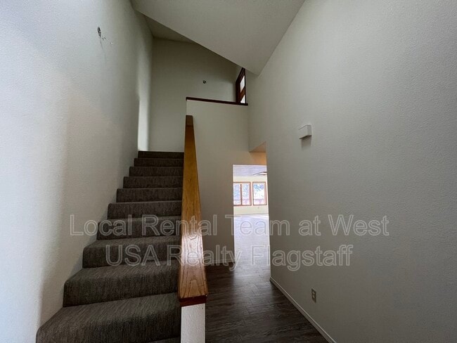 Building Photo - 6311 E Willow Loop