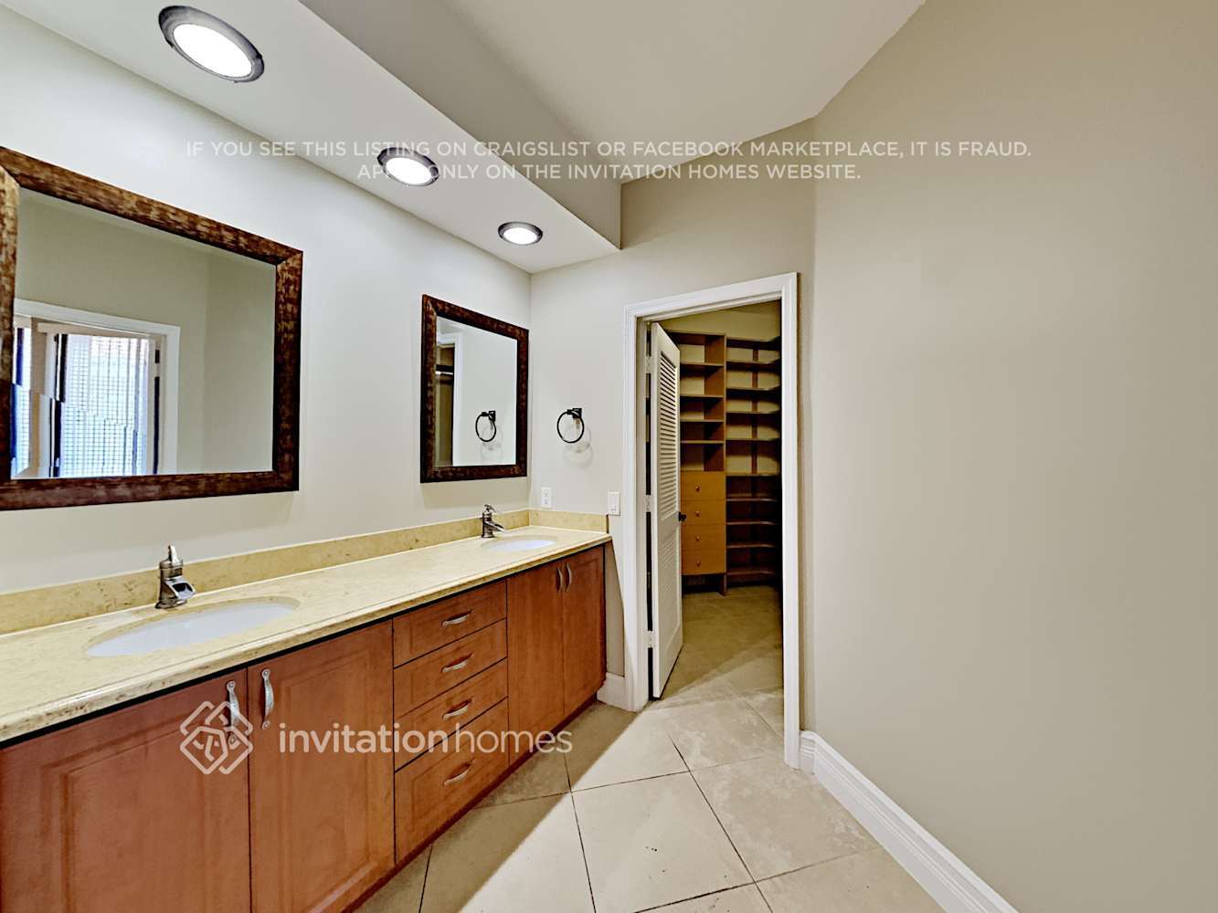 Building Photo - 1076 Deerwood Ln