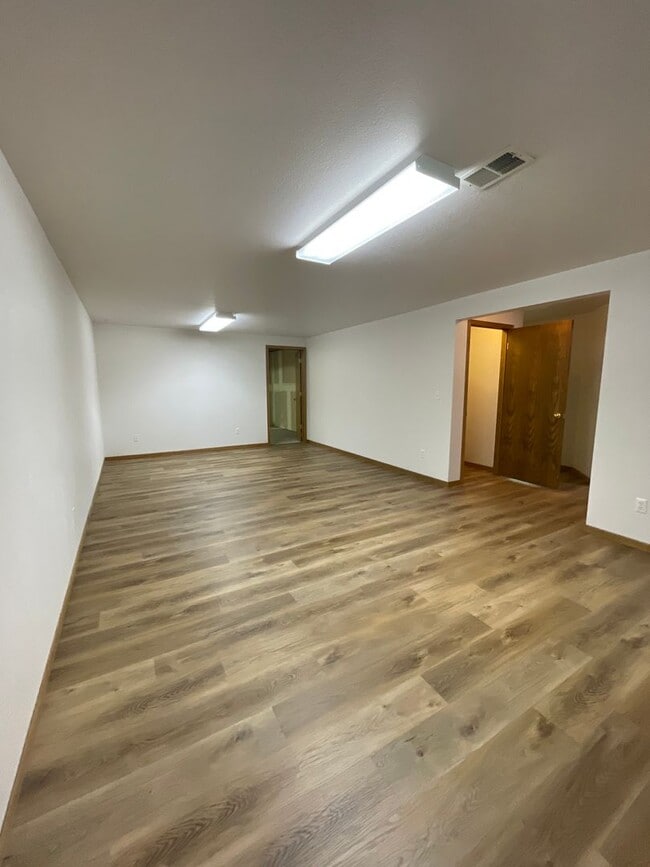 Building Photo - 2325 Northbrook Dr