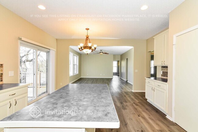 Building Photo - 7416 Aspen Cove S