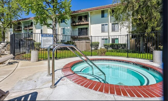 Building Photo - 1730 Halford Ave