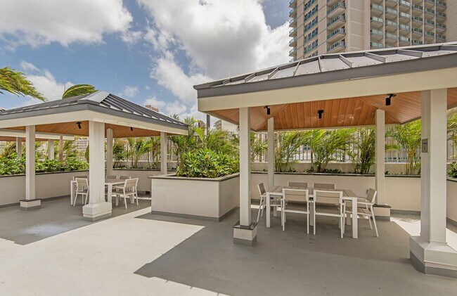 Building Photo - 1631 Kapiolani Blvd