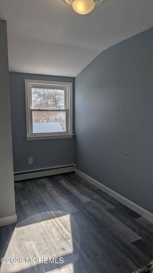 Building Photo - 164 Port Monmouth Rd