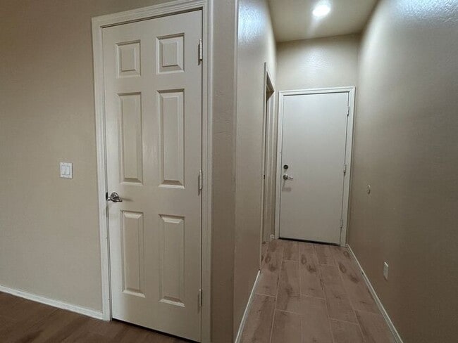 Building Photo - 7635 W Springfield Wy