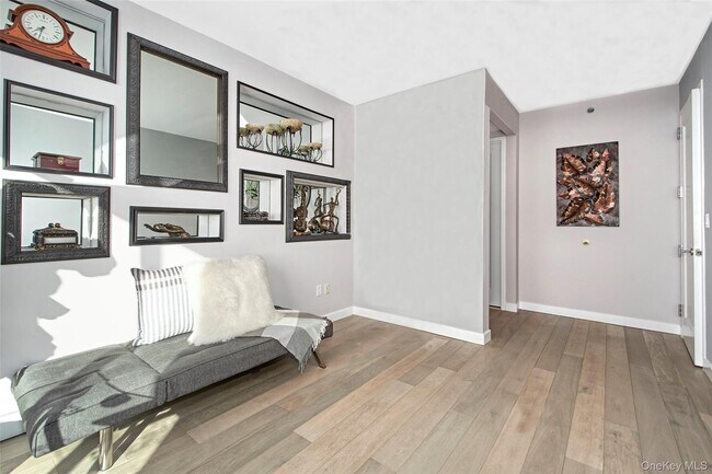 Building Photo - 10 City Pl