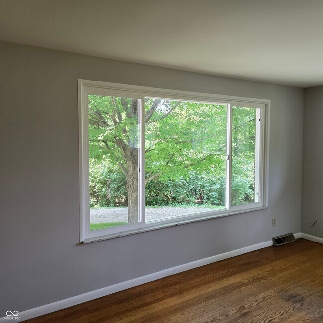 Building Photo - 10016 E Troy Ave