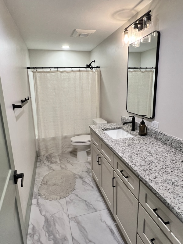 Building Photo - 420 W 18th St