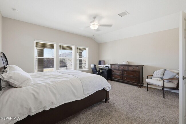 Building Photo - 13748 Villa Vista Ave