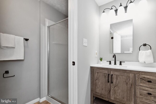 Building Photo - 5932 Spruce Run Ct