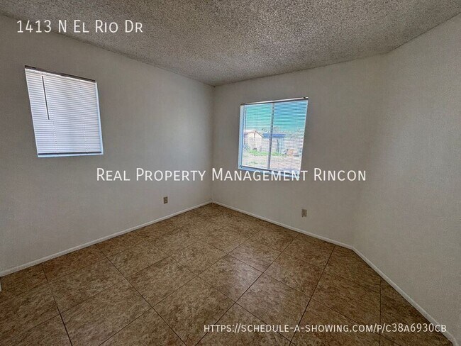 Building Photo - 1413 N El Rio Dr