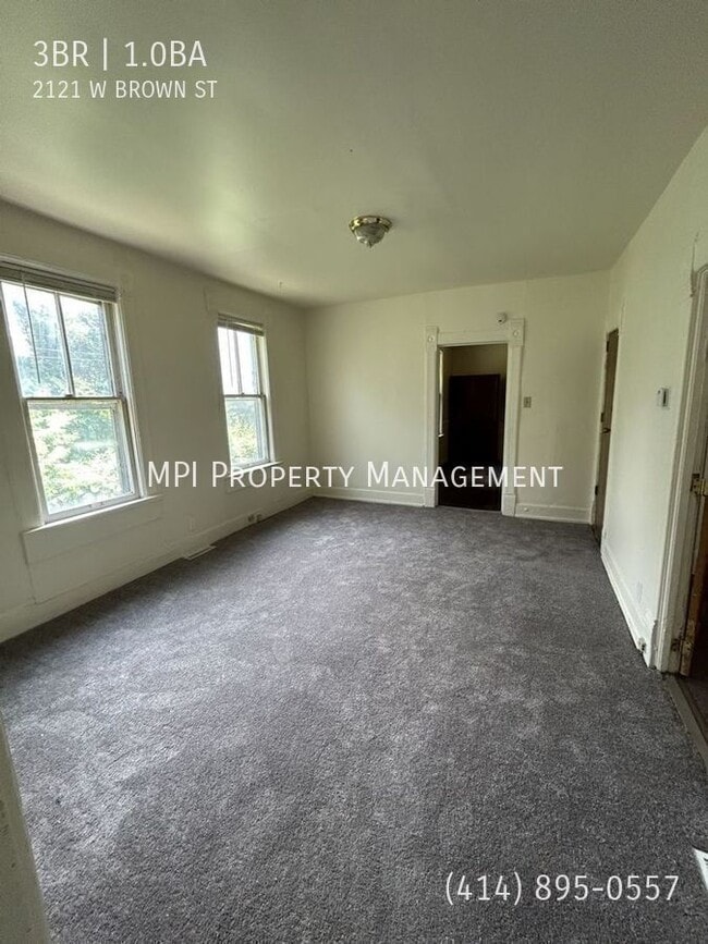 Building Photo - 2121 W Brown St