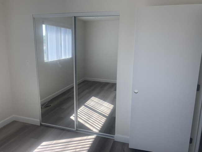 Building Photo - 708 W Gage Ave