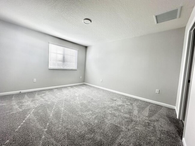 Building Photo - 14860 Harvest St