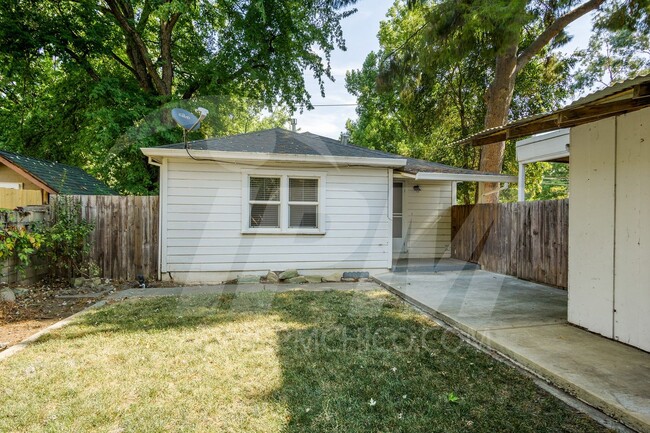Building Photo - 3-Bed, 1-Bath