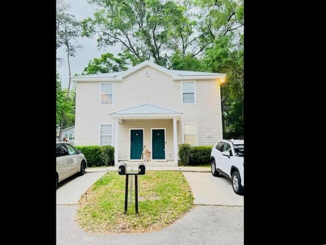 Building Photo - 924 Ashburn Dr