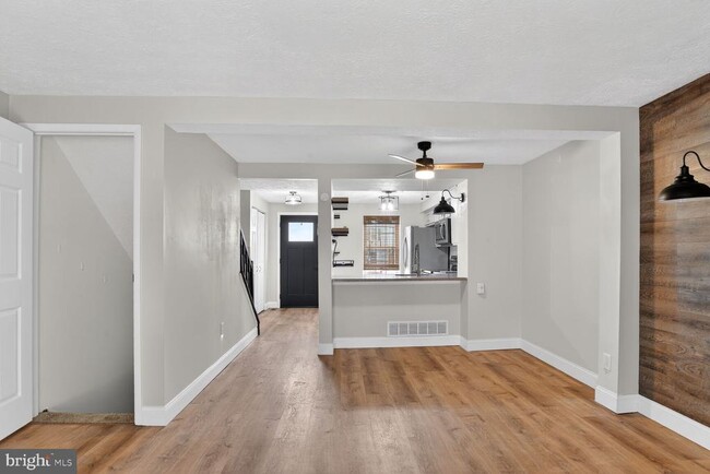 Primary Photo - 3 Verity Ct