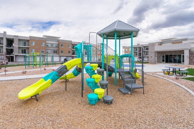 Building Photo - Charming Bedford Condo in Vista View: Incl...