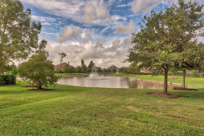 Building Photo - 6906 Patterson Dr