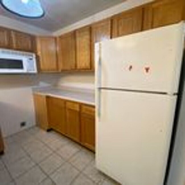Building Photo - 1659 W Kole Dr