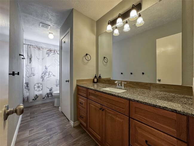 Building Photo - 2706 Orion Dr