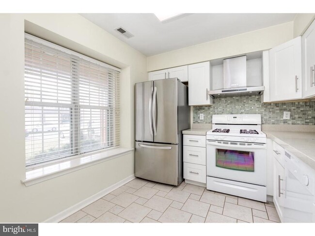 Building Photo - 164 Kettlebrook Dr