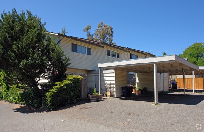 Primary Photo - 7886 Bodega Ave