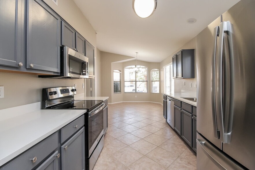 Building Photo - 2267 E Arabian Dr